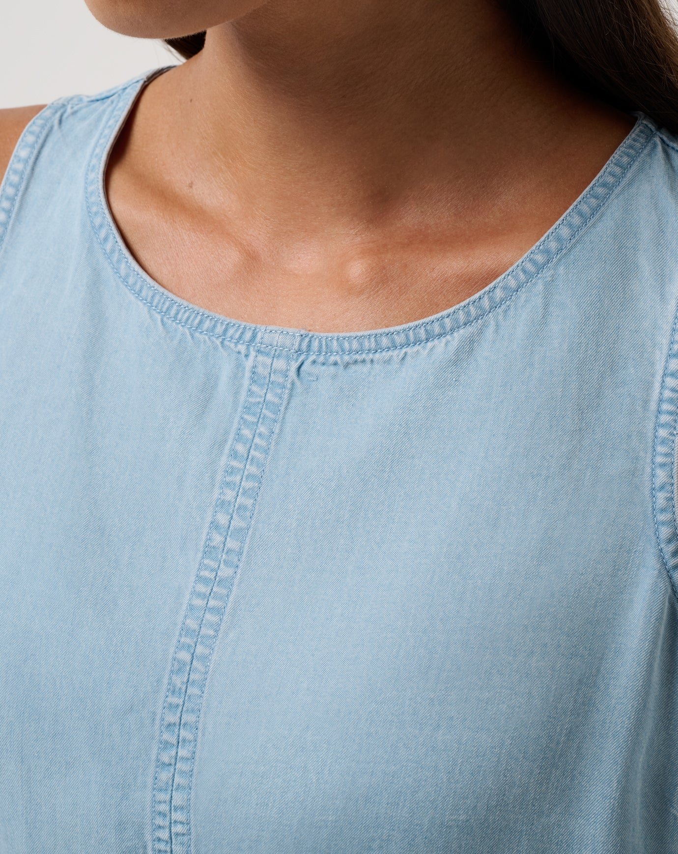 Chambray Ruched Tank image 3