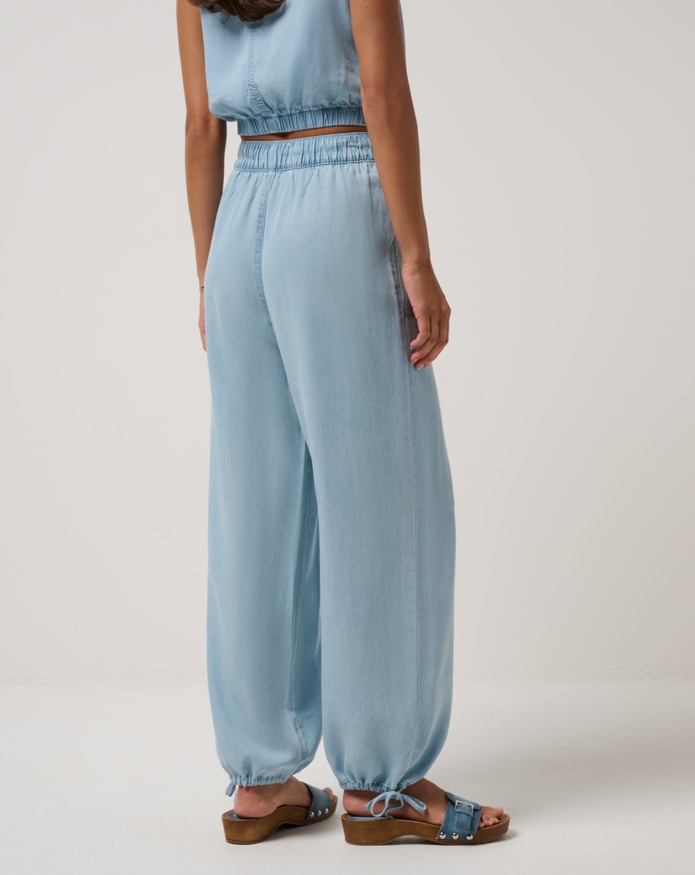 Chambray Tie Jogger image 2